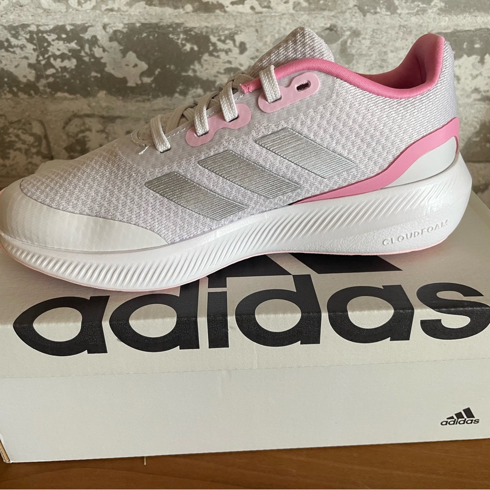 NIB ADIDAS Sneakers Runfalcon 3.0 K